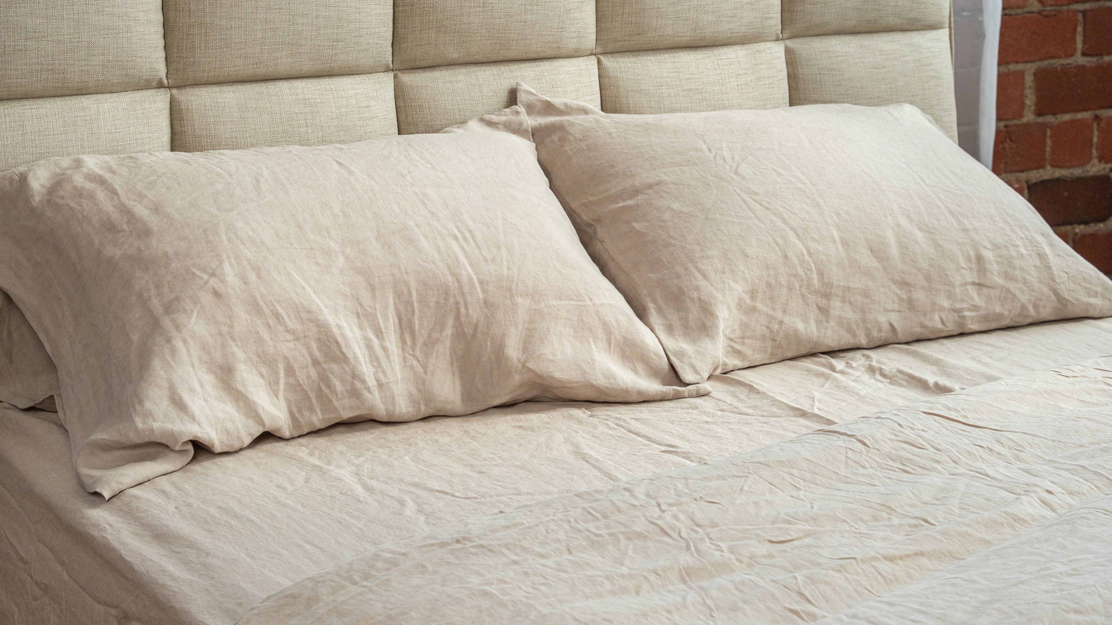 The Flax Linen Fitted Sheet - Colour: Sand